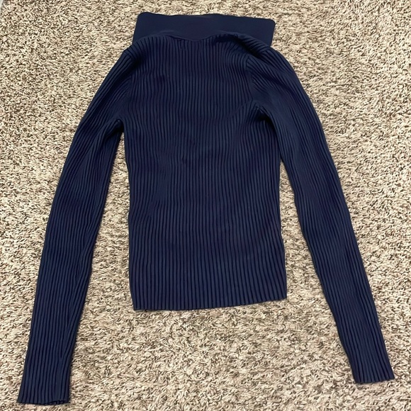 Fitted Dark Blue Long Sleeve V-neck shirt with Collar - Picture 2 of 3
